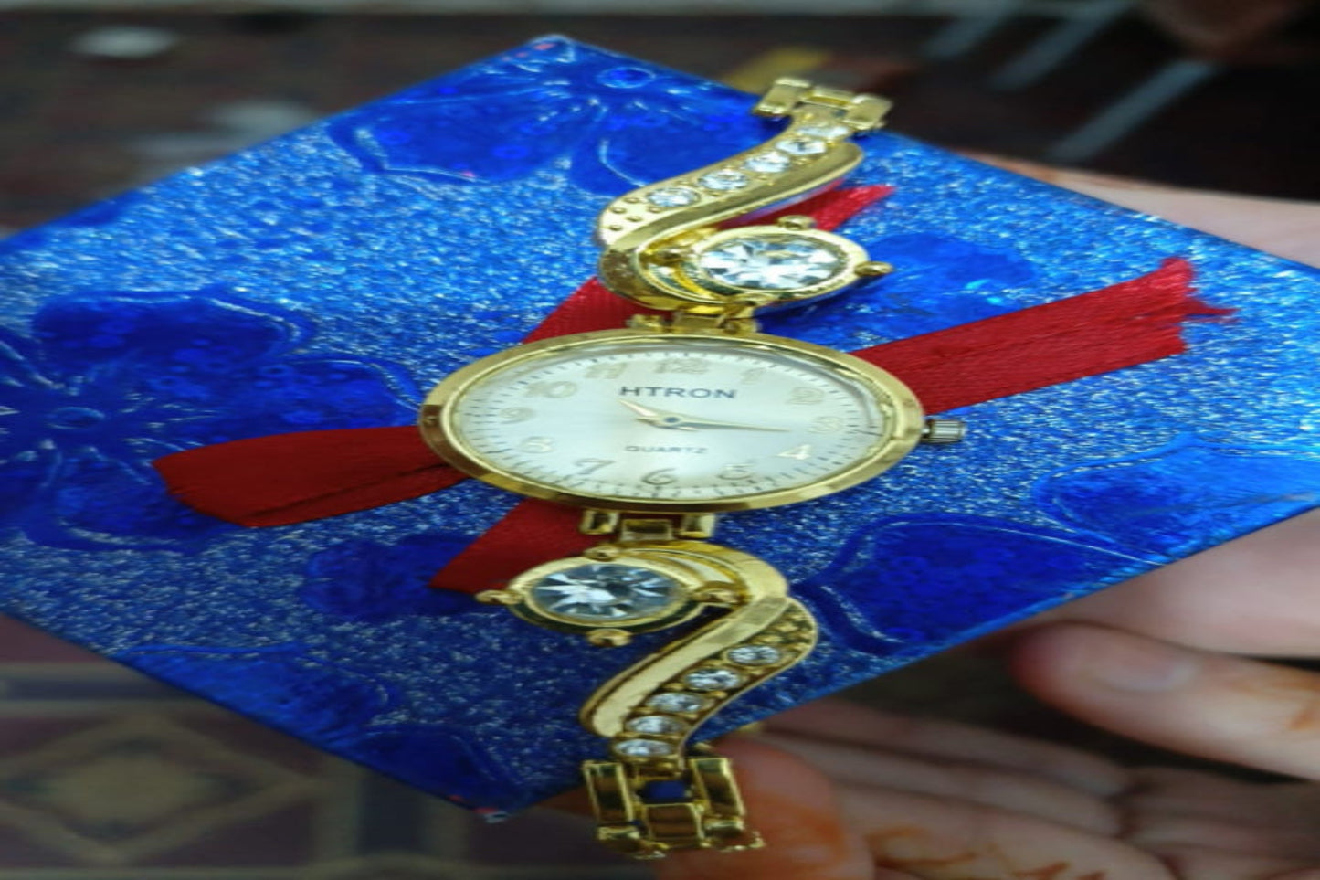 Elegant Crystal Ladies Watch – Premium Quartz Bracelet Watch